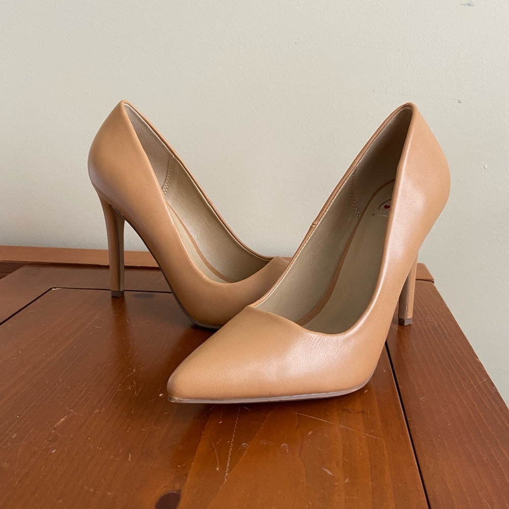 Classic Tan Leather Pointed Toe Heels